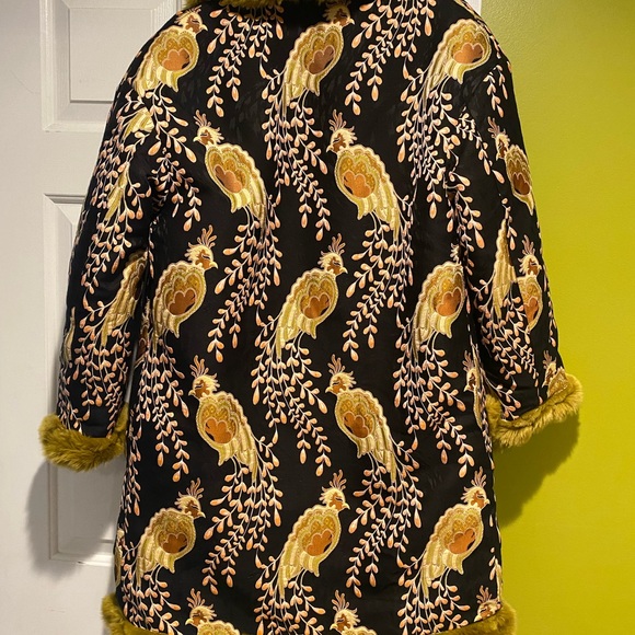 Beautiful Coat - Picture 3 of 7